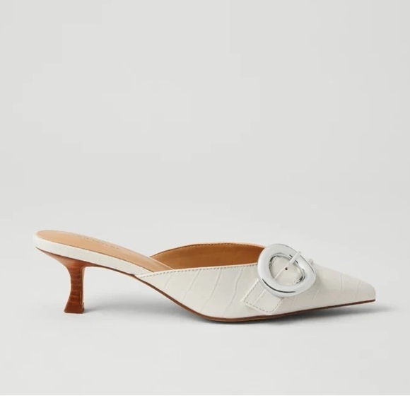 NEW $158 ANN TAYLOR Buckle Nip toe embossed kitten heels slides white sz 8.5 - Picture 1 of 4